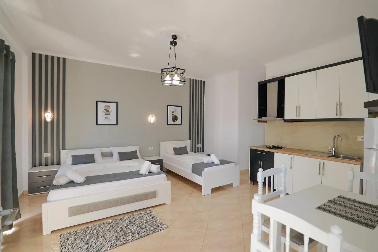 Empo Hotel Ksamil 0*,